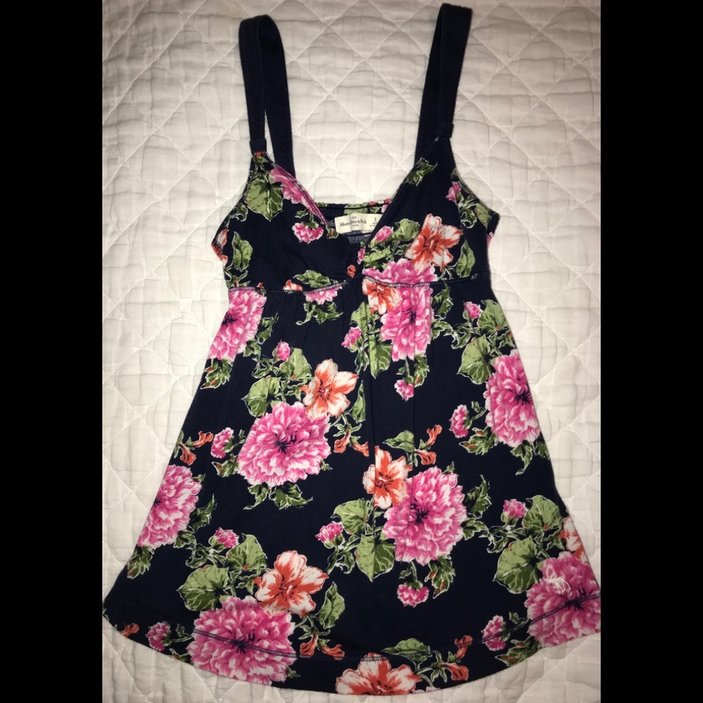 🌸🌺ABERCROMBIE & FITCH TANK TOP🌺🌸